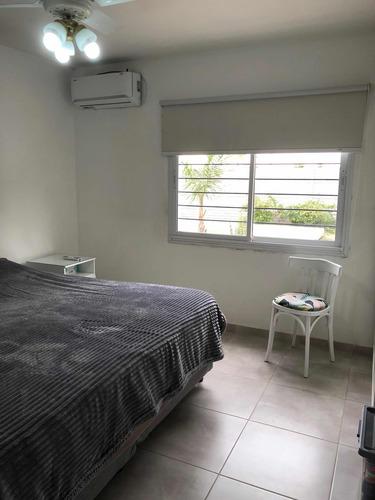 Casa 2 Hab, Garaje Doble Y Amplio Patio Con Pileta