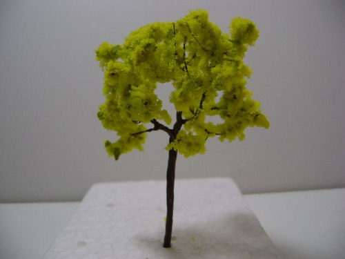 Imagen 2 de 10 de Nico Arbol Verde Limon De 9 Cms De Alto N Ho (arv 01)