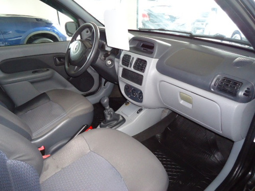 Renault Clio Sedan 1.0 16v Expression Hi-flex 4p