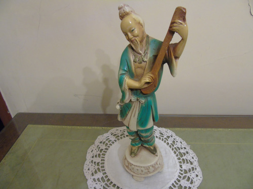 Estatuilla Antigua De Anciano Chino Con Laúd Marfil Y Verde (Usado)