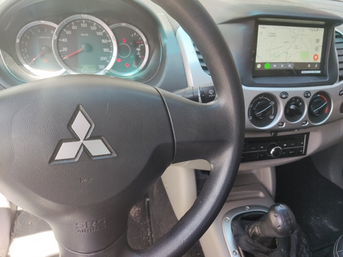 Imagem 3 de 11 de Mitsubishi L200 2017 2.4 Triton Outdoor Cab. Dupla Flex 4p