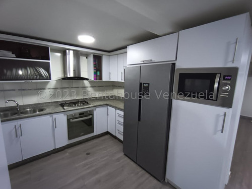 Imagen 16 de 30 de Hermoso Townhouse Ubicado En Conjunto Cerrado Con Pozo, Vigilancia Privada Y Doble Porton De Acceso, Es Moderno Y Tendencia Minimalista, Cuenta Con Su Cocina Empotrada Equipada, Pisos Laminados