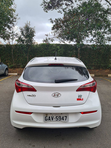 Imagem 4 de 7 de Hyundai Hb20 1.0 Comfort Plus Flex 5p