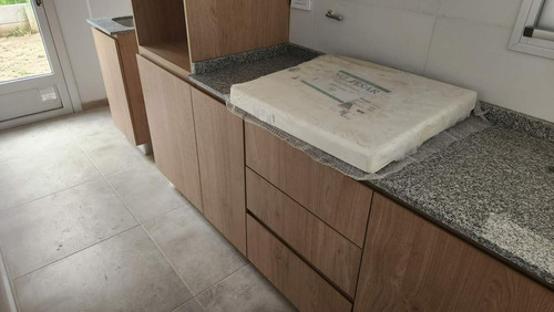 Venta Departamento 2 Dormitorios Estrenar Cochera Patio Complejo Cerrado