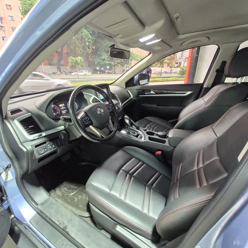 Dongfeng Ax7