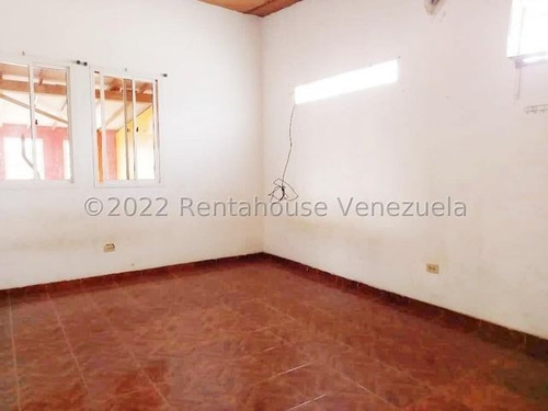 Imagen 6 de 13 de Casa En Venta Zona Centrica De Coro 2 Niveles Lista Para Habitar 04126887776 22-20829