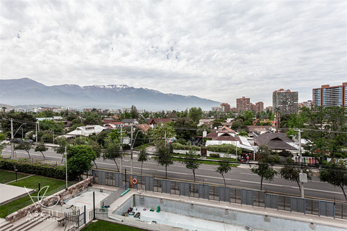 Amplio Departamento En Venta De 3 Dorm. En Las Condes