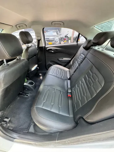 Onix Sedan