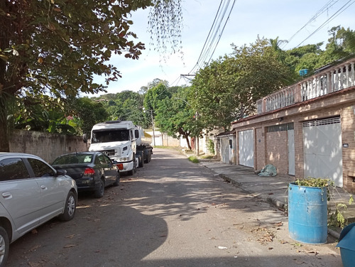 Vendo Terreno Com 360 M² Com Construção Antiga