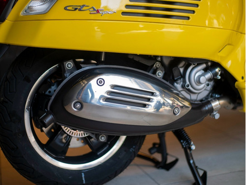 Imagen 8 de 25 de Vespa Gts Super 300 Amarilla Reserva Ya