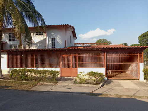Casa En Venta En Cumbres Del Manzano Barquisimeto. Nv