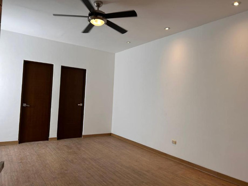 Casa En Venta En Colonia Colinas De San Jerónimo Sector Panorama 2 Sector, Monterrey, Nuevo León