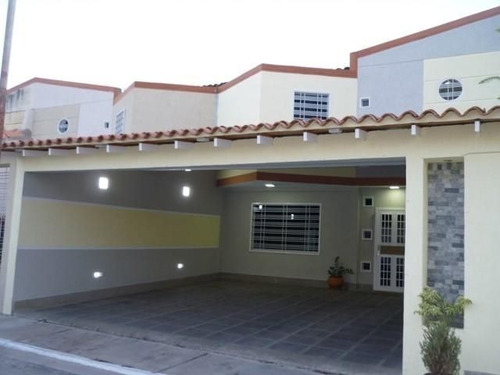 Townhouse En Venta En Villa Don Victor La Morita Aragua 23-3426 Irrr