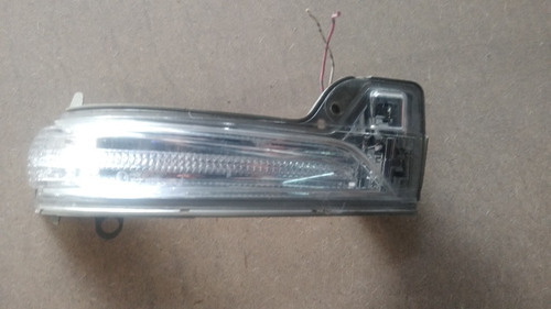 Luz De Direcciónal De Espejo Lateral Rh Toyota Hilux 2016