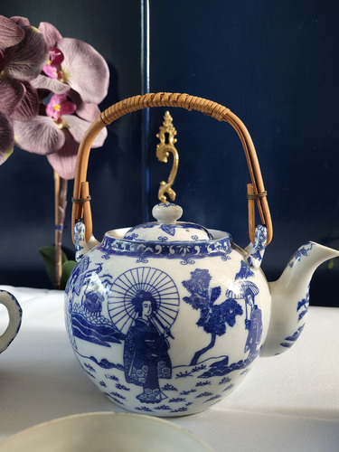 Juego De Te En Porcelana Japonesa Azul Y Blanco Azul Oriental (Usado)
