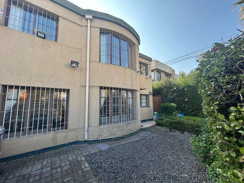 Casa 3d Y 3b En Excelente Barrio De Ñuñoa