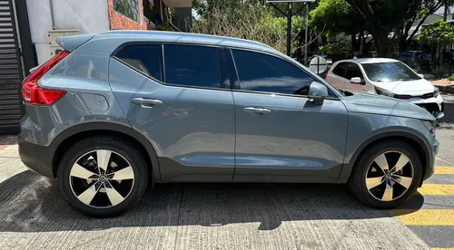 Volvo XC40 T4 MOMENTUM 2.0 AT