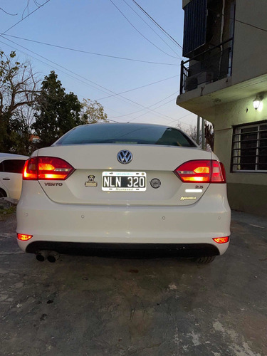 Imagen 4 de 5 de Volkswagen Vento 2013 2.5 Luxury 170cv