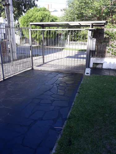 Imagen 16 de 16 de Venta Casa Punta Gorda. Jardín , Fondo, Garaje, Calefacción. Excelente Estado