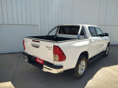 Imagen 4 de 10 de Toyota Hilux 4x2 Dc Srv Pack 2.8 Tdi 2016 (int 8009)