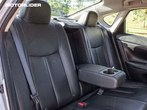 Imagen 13 de 25 de Nissan Sentra Exclusive Cvt Extra Full | Permuta / Financia
