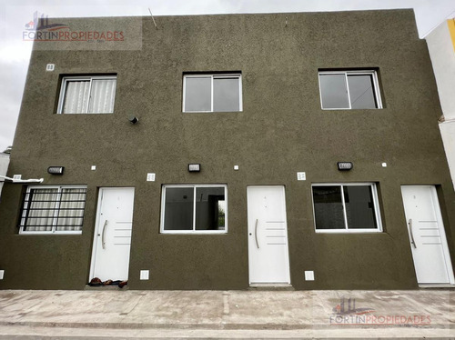 Imagen 1 de 24 de Dúplex En Venta 2 Dormitorios, Cochera. La Plata- Villa Elvira- Zona Sur