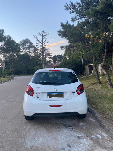 Peugeot 208 2016 1.0 Access 5p