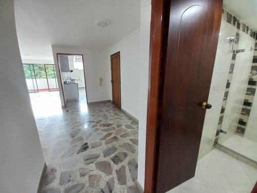 Apartamento En Arriendo En Conquistadores- Medellin