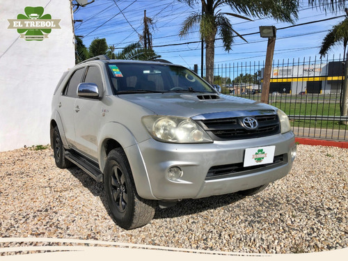 Toyota SW4 3.0 I Srv At C/cuero 4x4 (2009)