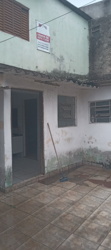 Terreno Com Uma Casa De 4 Cômodos E Um Sobrado De 3 Comodos