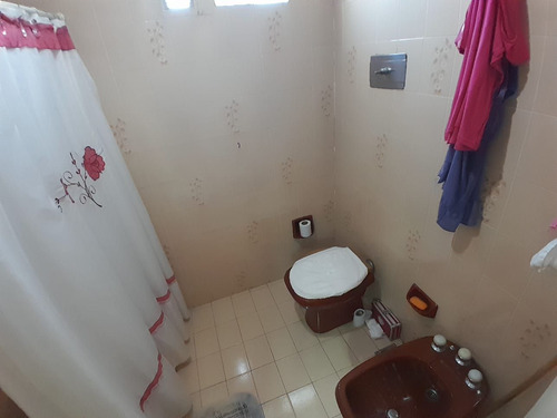 Excelente Chalet De 5 Ambientes