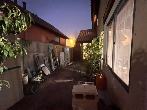 Casa En Altos De Viña Con Espacio, Luz Y Tranquilidad