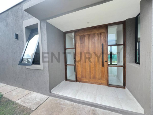 Se Vende Casa En Barrio Privado Lar De Vieytes Ii