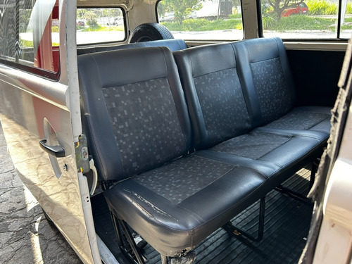 Volkswagen Kombi 1.4 Standard Total Flex 3p