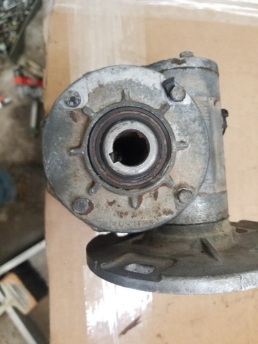Reductor Velocidad Mrv05 F1. Relación 10 A 1. Brida 95 Mm. (Usado)