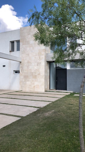 Imagen 2 de 30 de Casa En Venta En San Gabriel, Villanueva, Tigre