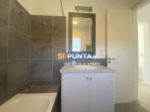 Imagen 23 de 30 de Casa En Alquiler De Temporada - Punta Piedras