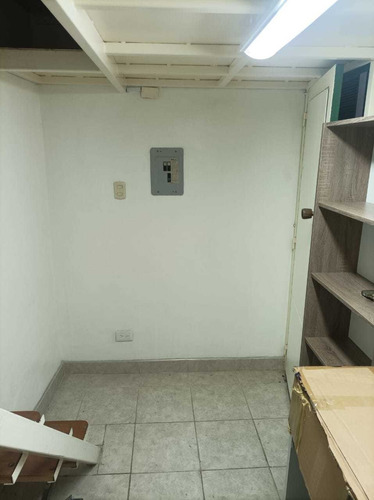 Imagen 10 de 13 de Local En Venta De 10m2 En Cc Coliseo Cerca La Rosaleda San Antonio