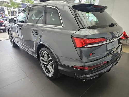 Audi Q7 S-line 2025