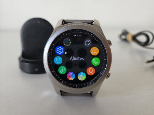 Imagen 3 de 6 de Smartwatch Samsung Gear S3 Classic + Cargador Y Cable