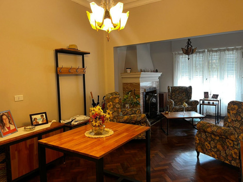 Venta Casa 4 Ambientes En Bernal