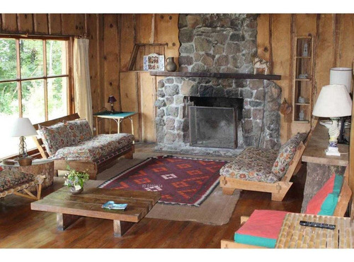 Hermosa Propiedad Con Casa De Madera Nativa Estilo Alpes