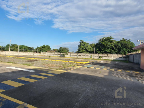 Patio De Maniobras En Renta Muy Cerca Del Aeropuerto De Veracruz Y De La Zona Industrial, Cuenta Con Caseta De Vigilancia