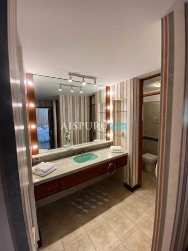 Venta De Lujosa Casa En Playa Mansa, Punta Del Este