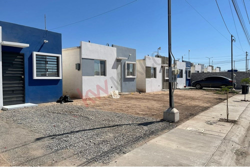 Casa En Venta Privada Condesa Frente Al Parque, 3 Recamaras, Mexicali Bc