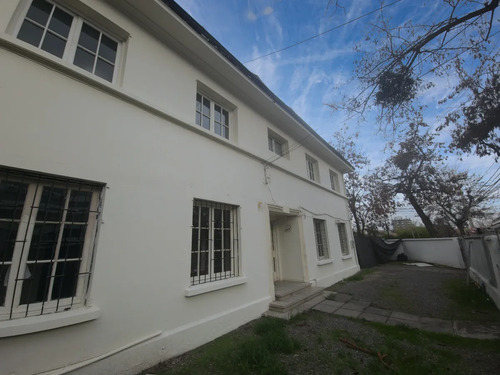 Propiedad Comercial Esquina - Ñuñoa · 518 M² · 12 Oficinas