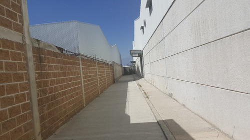 Imagen 4 de 11 de Bodega En Renta De 1200 M2 Con Área De Oficinas Y Baños