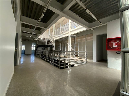 Imagen 18 de 24 de Oficina En Venta En Santiago