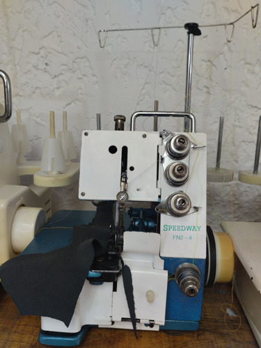 Máquina De  Coser Mini Overlock Fn2-4