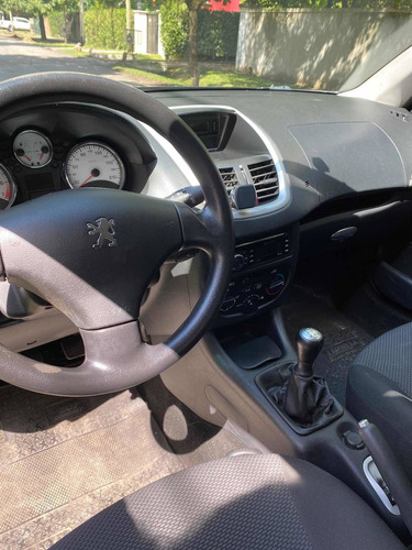 Peugeot 207 2013 1.4 Sedan Allure 75cv